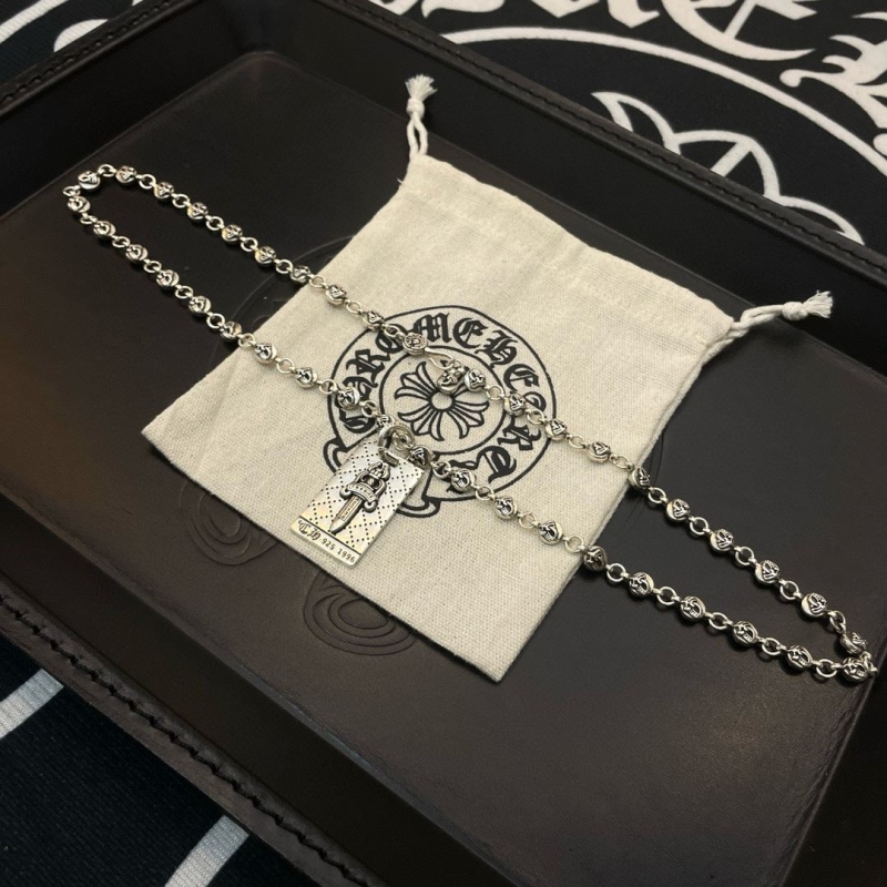 Ch*0me He**ts necklaces